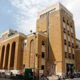 A un solo isolato di distanza si trova la chiesa di San Ferdinando, voluta da re Ferdinando II di Napoli nel 1843 ma completamente rifatta nel 1934, quando assunse l�aspetto massiccio e marcatamente laico con cui si presenta oggi, col suo color ocra e i tre alti arconi che si aprono all�ingresso